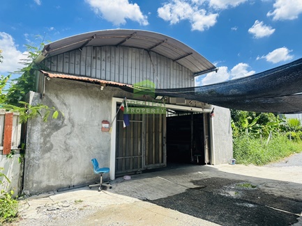 โกดังเลียบคู่ขนานมอเตอร์เวย์