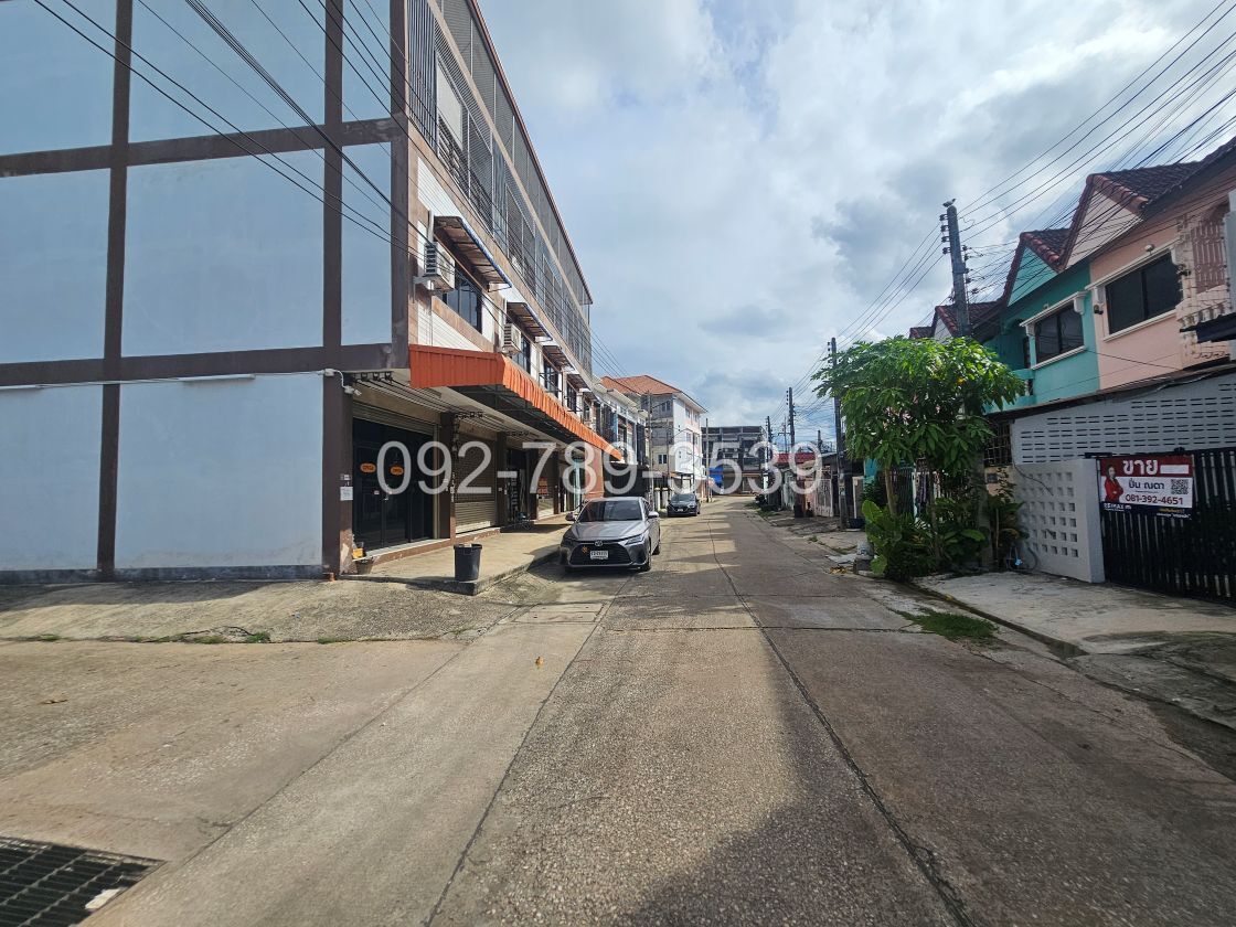 ตึกแถวกำแพงเพชร ถนนราษฎร์รวมใจ ถนนทุ่งสวน