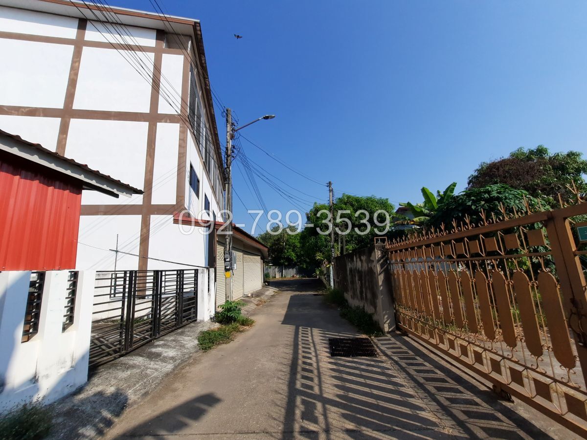 ตึกแถวกำแพงเพชร ถนนราษฎร์รวมใจ ถนนทุ่งสวน