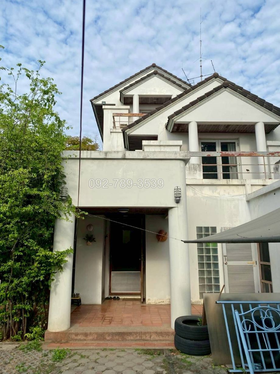 บ้านเดี่ยวเมืองเอก โครงการ4 หน้าติดน้ำ วิวสนามกอล์ฟ