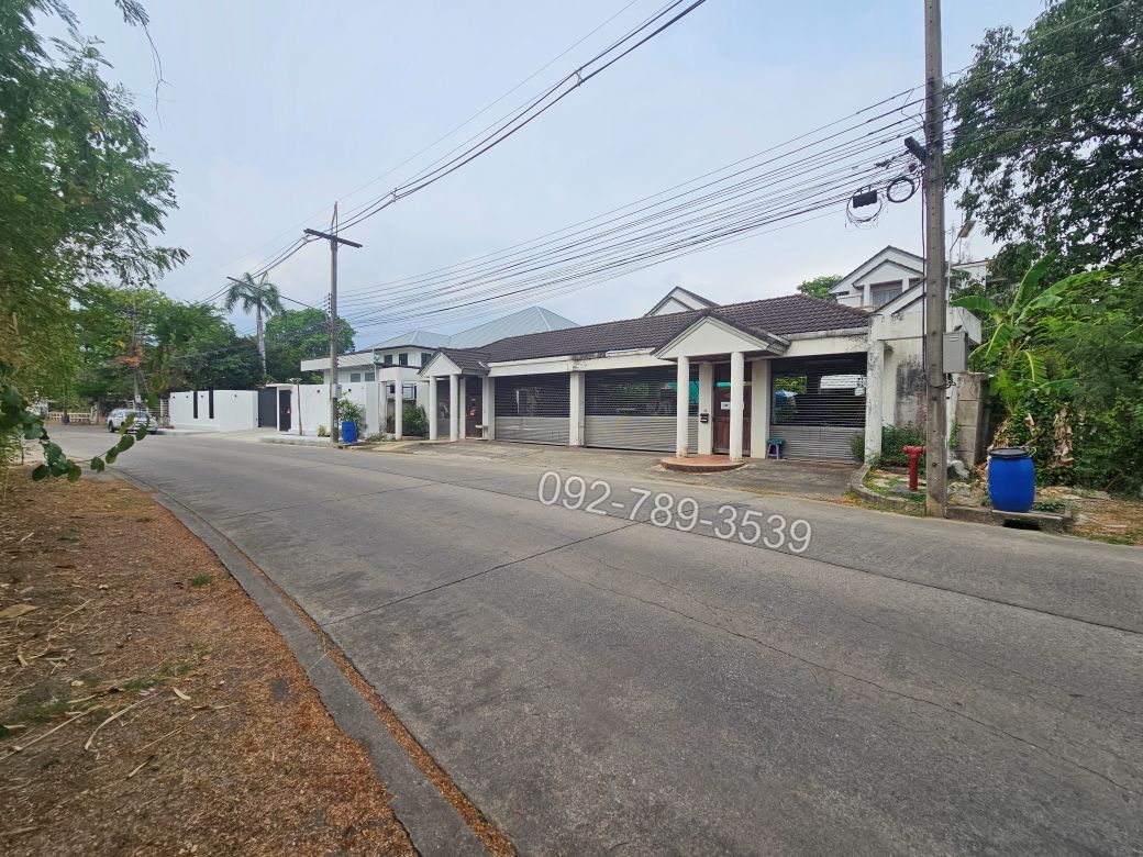 บ้านเดี่ยวเมืองเอก โครงการ4 หน้าติดน้ำ วิวสนามกอล์ฟ