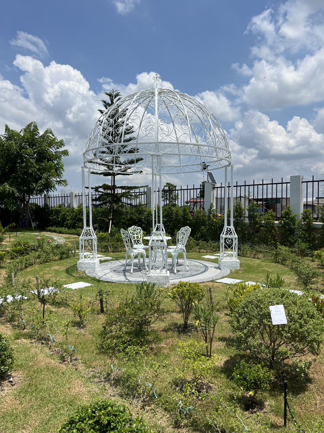 มีสวนหน้าบ้านไว้นั่งเล่น